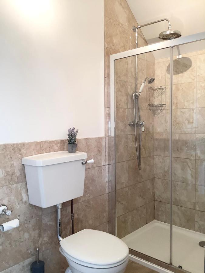 Humphries Cross Apartments Рай Екстериор снимка