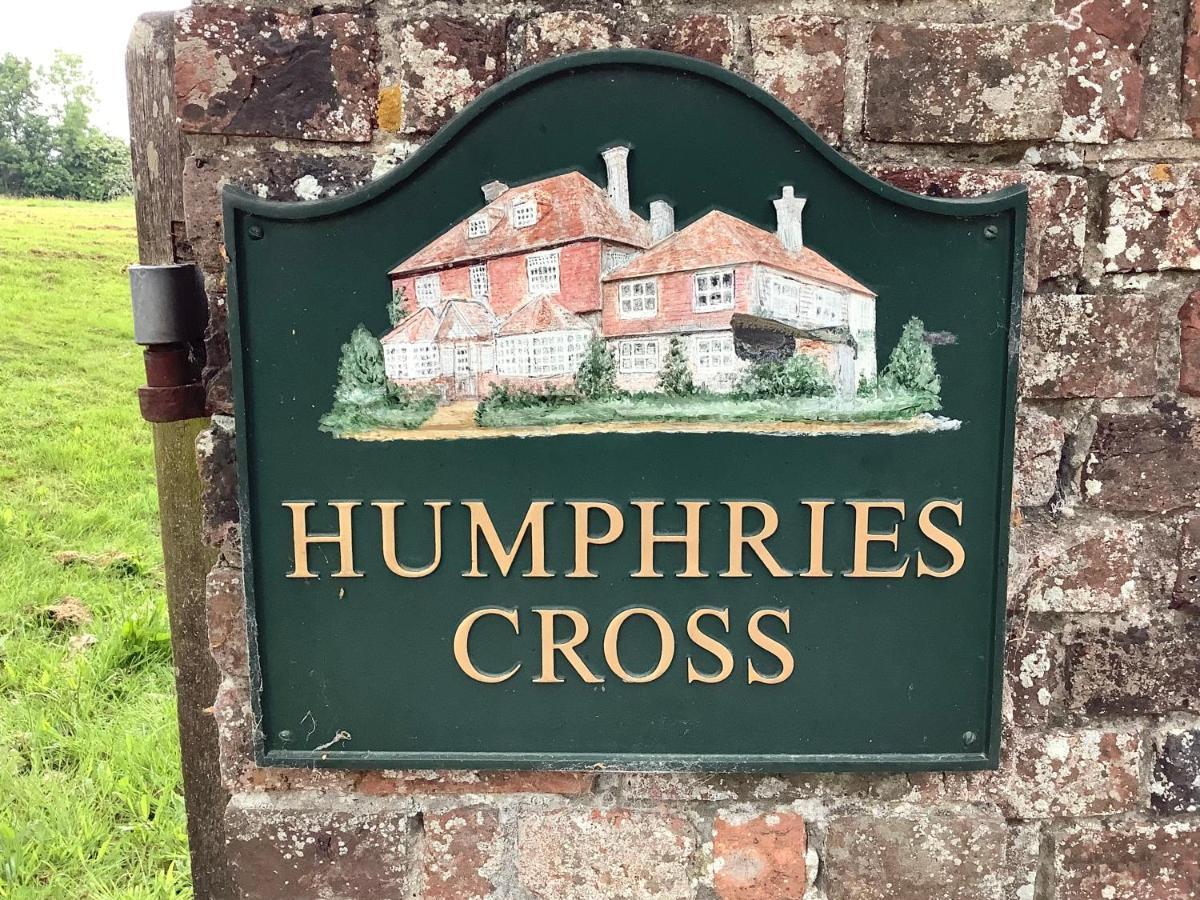 Humphries Cross Apartments Рай Екстериор снимка