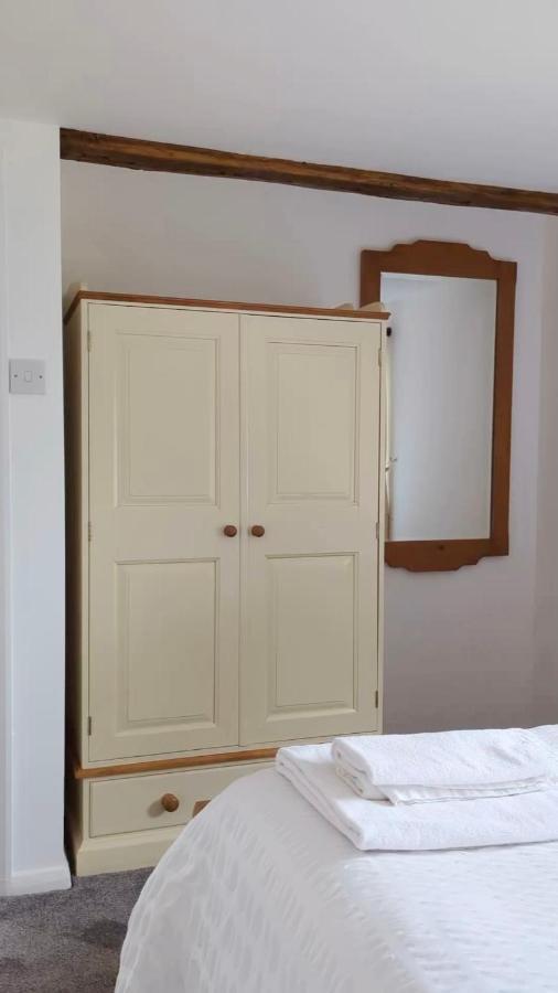 Humphries Cross Apartments Рай Екстериор снимка